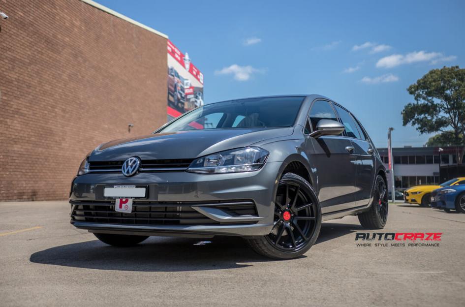 VOLKSWAGEN-GOLF-SPF-MATTE-BLACK
